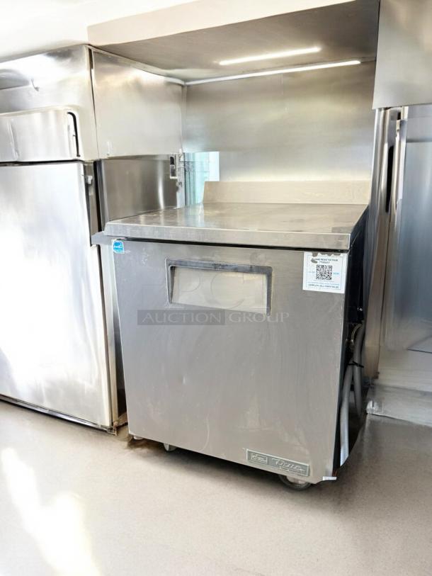 True TWT-27-HC 1-Door Worktop Refrigerator, 27" stainless steel, excellent condition, fully tested, visible labels.