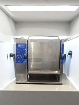 Prince Castle 297-T20 bun toaster in excellent condition, 115V. Features adjustable controls and stainless steel body. Fully tested.