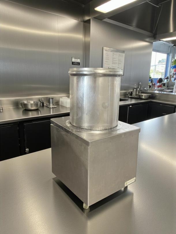 Excellent condition Server Products DI-1 Drop-In Sauce Warmer, 120V, part #92000, stainless steel, fully tested and working.