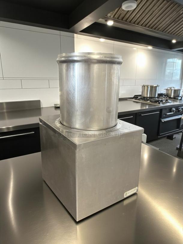 Server Products DI-1 Drop-In Sauce Warmer, excellent condition, 120V, stainless steel, model #92000, fully tested.