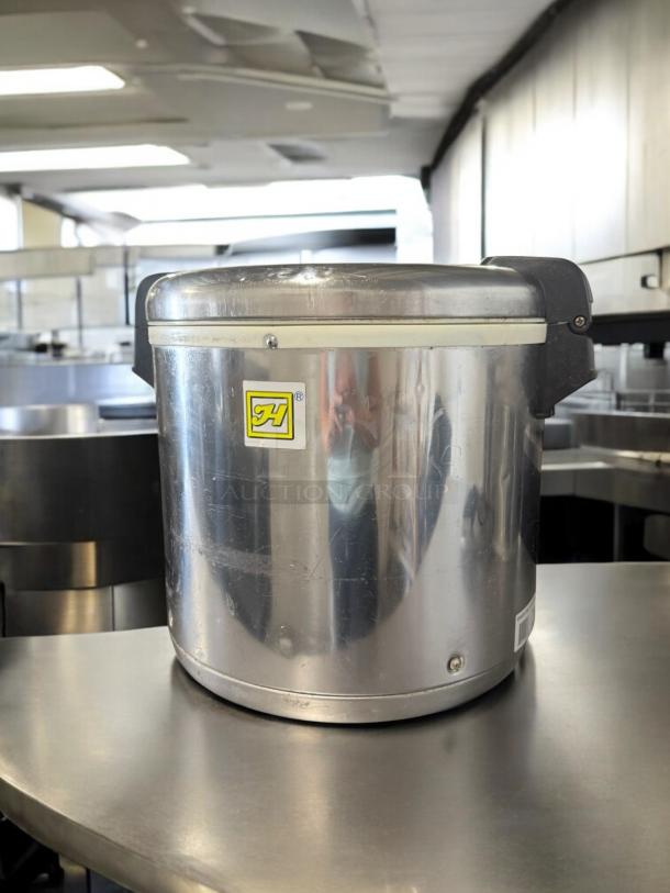 Thunder Group SEJ-22000 50 Cup Stainless Steel Rice Warmer, excellent condition, tested working, 120V, visible brand logo.