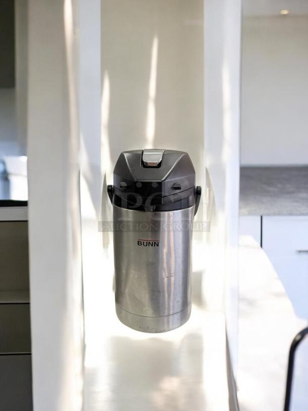 Bunn Stainless Steel Lever-Action Airpot, 2.5L, excellent condition, fully tested.