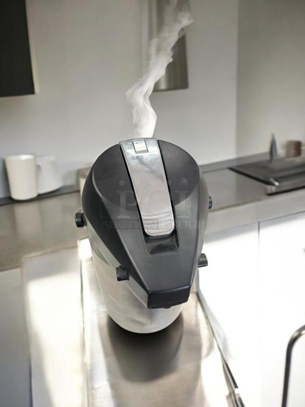 Bunn Stainless Steel Lever-Action Airpot, 2.5L, in excellent condition, with steam visible, fully tested and working.