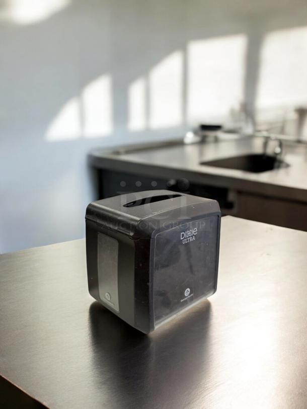 Georgia-Pacific Dixie Ultra tabletop napkin dispenser in excellent condition; fully tested and working.