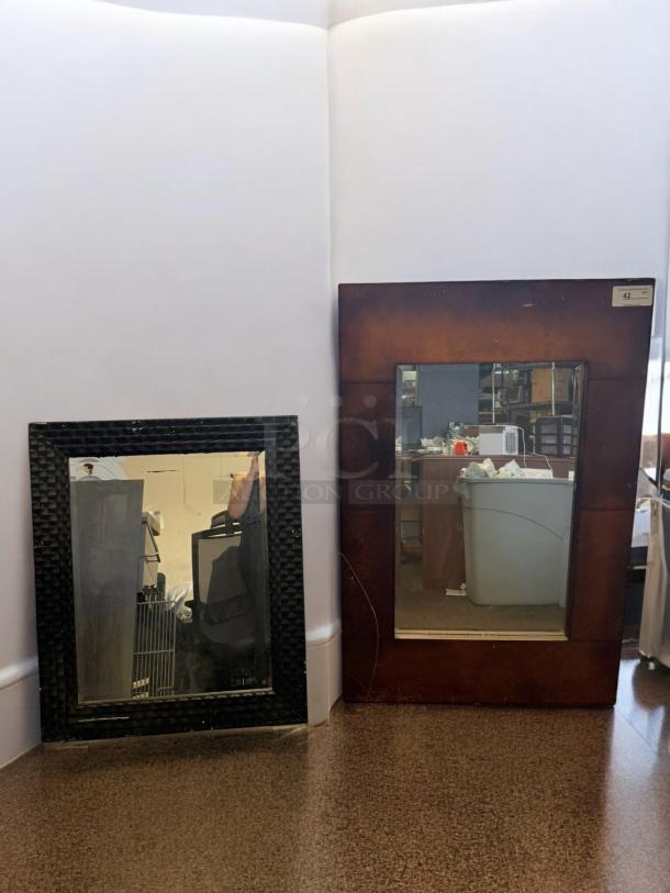 Set of 2 decorative wall mirrors in excellent condition, custom-made with unique frames, fully tested and ready for use.