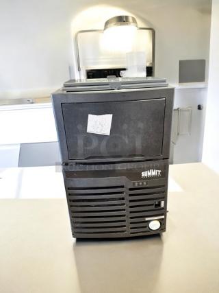 Excellent Condition – Summit BIM100 Commercial Ice Maker – 115V – Fully Tested & Working! - Item #1205774