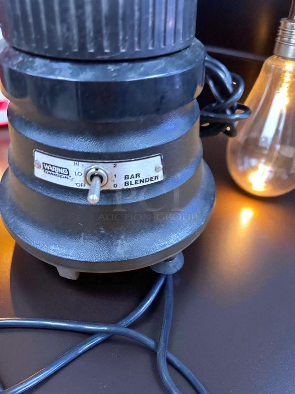Waring BB150 Commercial Blender, model VM1127I, 120V, metal toggle switch, power settings, used condition.
