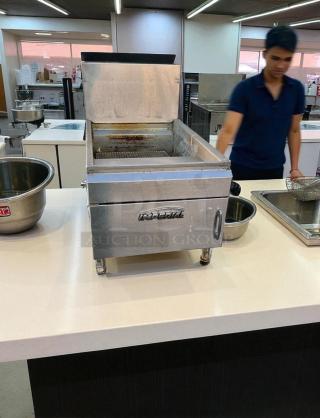 Imperial IFS-25 stainless steel gas fryer, 65,000 BTU, excellent condition, natural gas, fully tested, working.