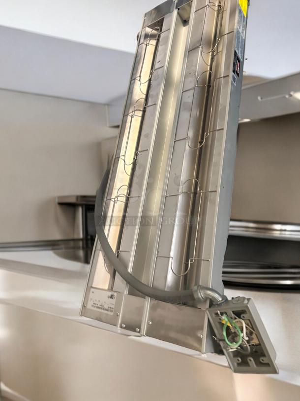 Hatco Glo-Ray Model GRAH-42D food warmer, 120V, in great condition, double element, fully tested and working.