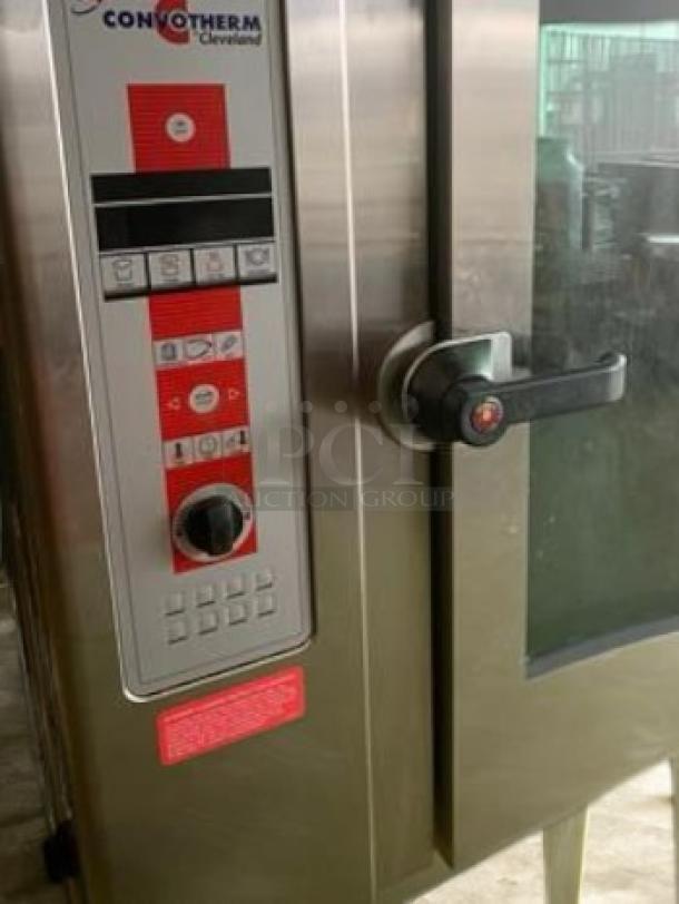 Cleveland Convotherm Gas Combi Oven, Model 10.10, excellent condition, natural gas, 120V ignition, fully tested.