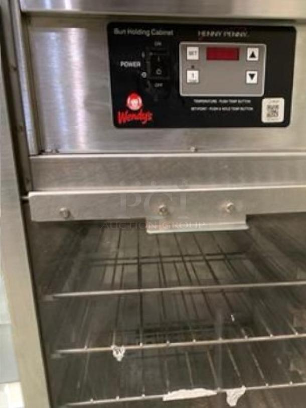 Henny Penny BW-100 Bun Warmer in excellent condition, features digital control panel, 120V. Fully tested and working.