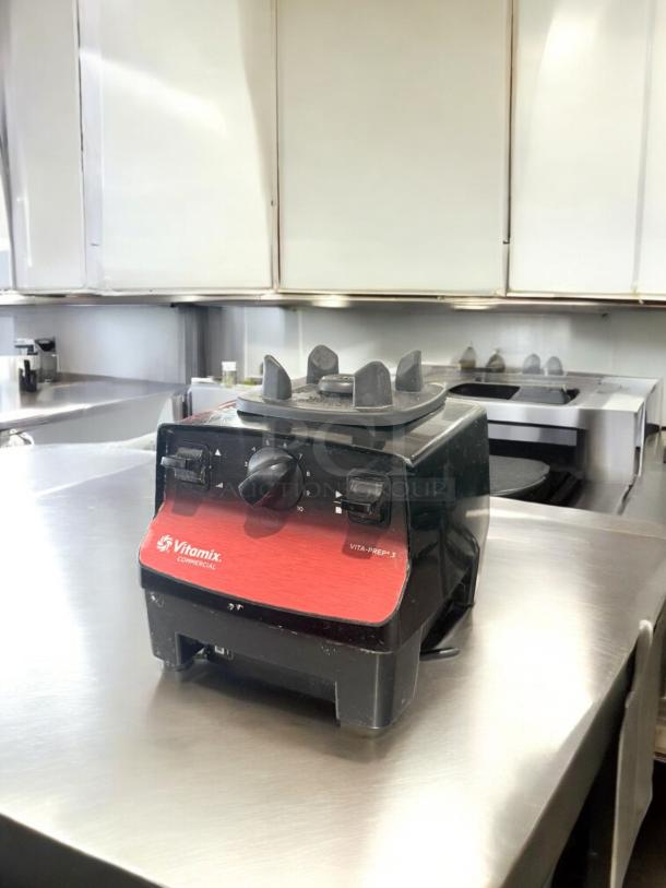 Vitamix Vita-Prep 3 (VM0101D) blender base in excellent condition; commercial-grade, 120V, fully tested and working.