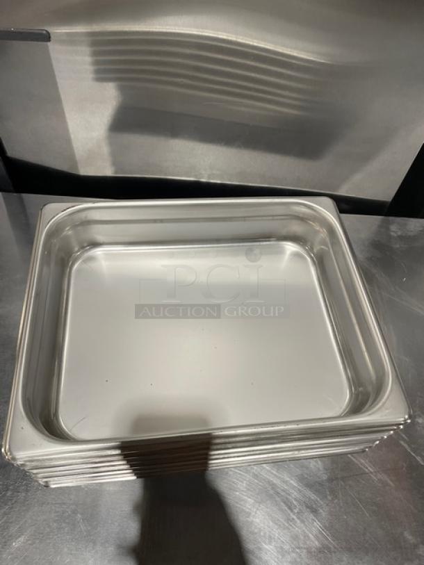 Winco SPJH-202 stainless steel hotel pan, new condition, stackable design. Suitable for commercial steamtable use.