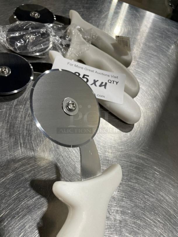 Brand new Dexter Russell PCP2 pizza cutter with 2-3/4" stainless steel blade and white grip handle. Commercial grade.