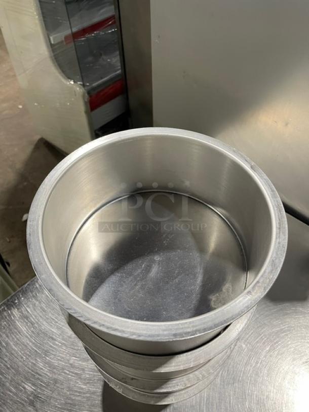 Commercial round stock pot, stainless steel, stackable, excellent condition, perfect for high-volume cooking.