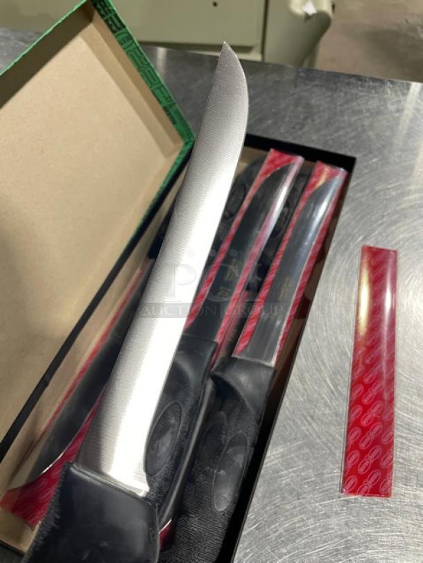 Brand new Dexter Russell SofGrip SG114H heading knife, stainless steel, high-carbon blade, black grip handle, boxed set.