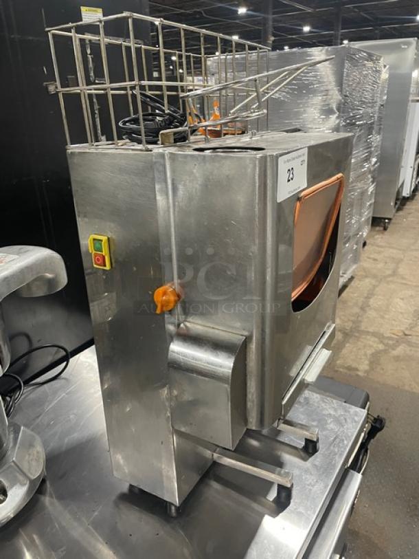 Nantong Rong XC-2000E-3 stainless steel electric orange/lemon squeezer, model XC2000E3, 110V, with side control switch.