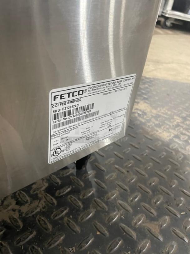 Fetco CBS-2132-XTS commercial stainless steel double coffee brewer with hot water dispenser, serial 21325206195248.