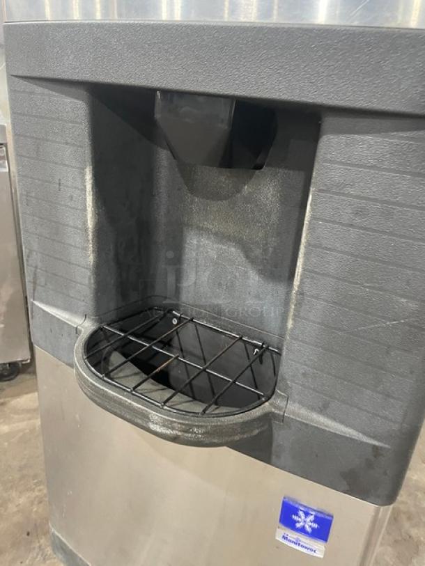 Manitowoc SD0423W/QPA160 ice maker, stainless steel, water-cooled, on legs, electric 115/120V, excellent condition.