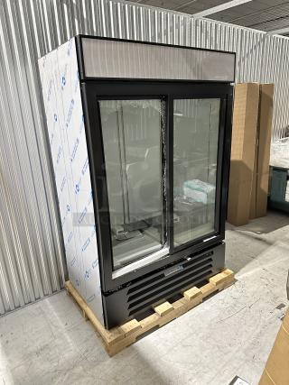 Beverage-Air MMR45HC-1-B merchandiser refrigerator, 52" two-section glass door, 44 Cu. Ft., black, scratch and dent with broken glass.