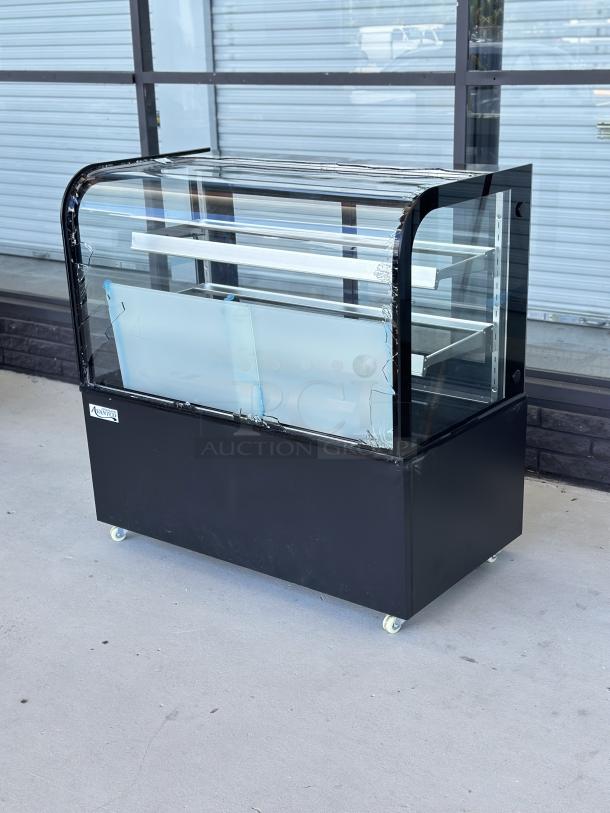 Avantco BCD-48 48" curved glass bakery display case, black, brand new, scratch and dent, broken glass visible, 1 phase, 115V.