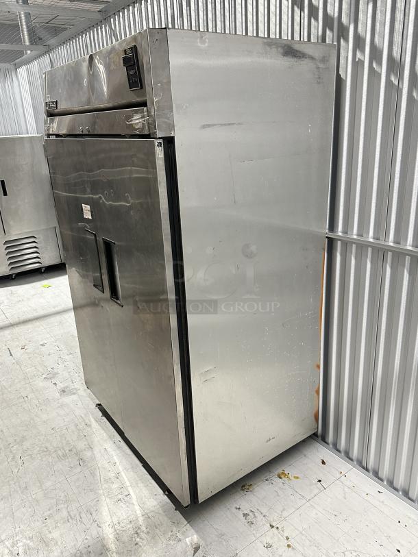 USED True Refrigerator, 2 sections, model 3025342. Stainless steel exterior, visible wear, with digital controls.