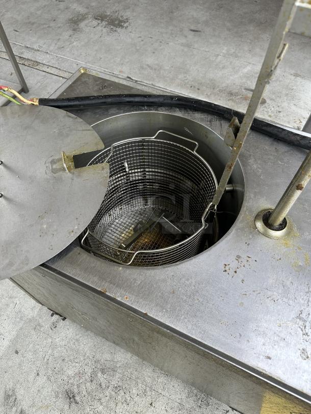 Used Giles Electric Fryer in stainless steel with wire basket; visible wear on surface.
