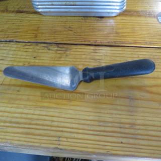 Pizza/Pie Server. 5XBID - Item #1208997