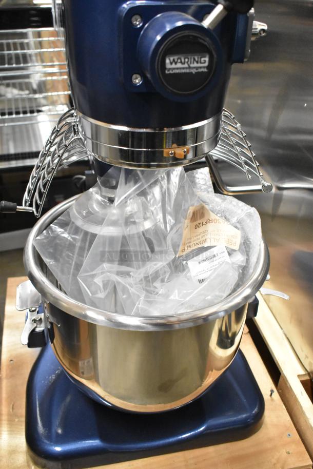 BRAND NEW 2024 Waring WSM20LT metal commercial countertop 20-quart dough mixer with stainless steel bowl, bowl guard, whisk, 110-120V.