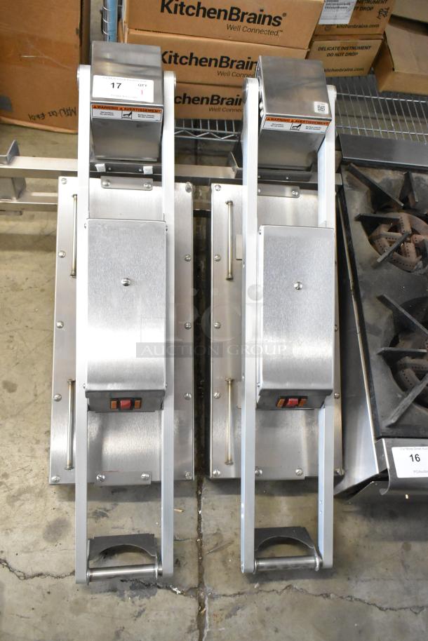 Vulcan VMCS-101BFIFM stainless steel clamshell hood, commercial use, 2 heads, 208V, 1 phase, for flat top griddle.