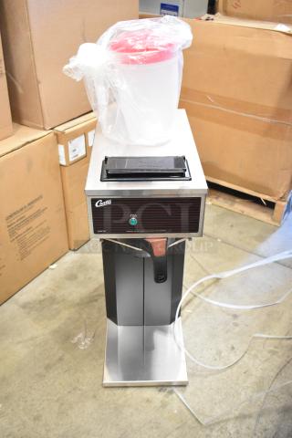 BRAND NEW IN BOX! Curtis SCCAFE0AP10A000 Stainless Steel Commercial Single Pourover Airpot Coffee Brewer. 120 Volts, 1 Phase. - Item #1207835