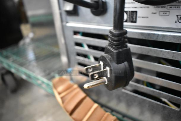 Follett 2024 Champion 7 Series countertop ice maker power cord, close-up view. Model: 7CI112A-IW-NF-ST-00.