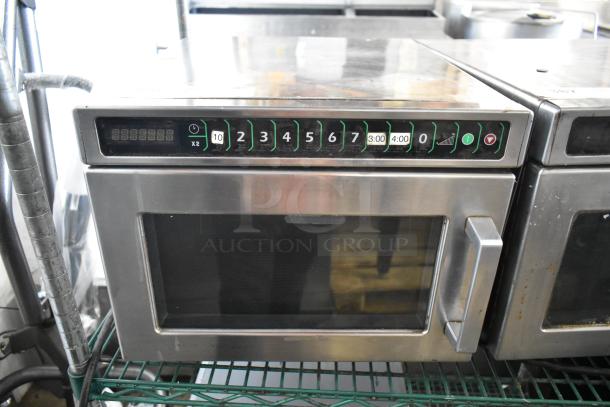 Menumaster MDC182 stainless steel commercial countertop microwave oven with digital display and keypad. 208/230V, 1 Phase.