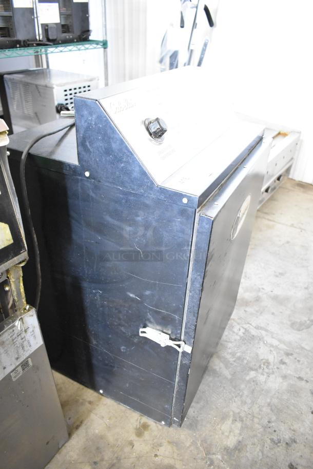 Metal Pro Smoker N Roaster PK50PP, electric, 120 volts, 1 phase, commercial smoker, good condition.