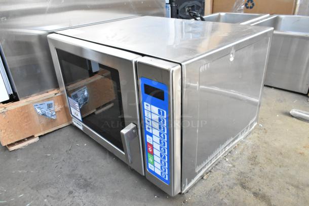 BRAND NEW SCRATCH AND DENT! Solwave SWA21T commercial microwave, stainless steel, push button controls, 208/240V, 1 Phase.