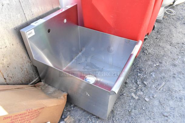 Brand new Steelton 522US12424 24" x 24" x 14" stainless steel utility sink. Scratch and dent condition. No legs.
