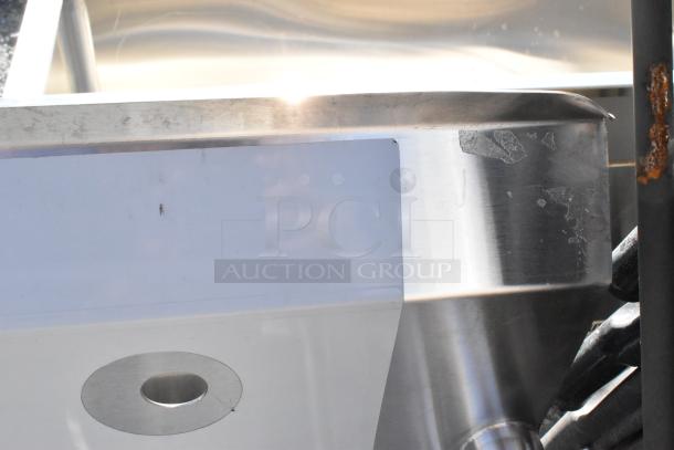 Stainless steel Regency 600S1181818L single bay sink, left side drain board, brand new scratch and dent condition. No legs included.