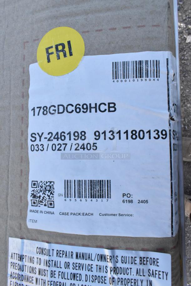 Label on the box of a 2024 Avantco 178GDC69HCB Merchandiser Refrigerator. Marked with model, serial number, barcodes, and "Made in China."