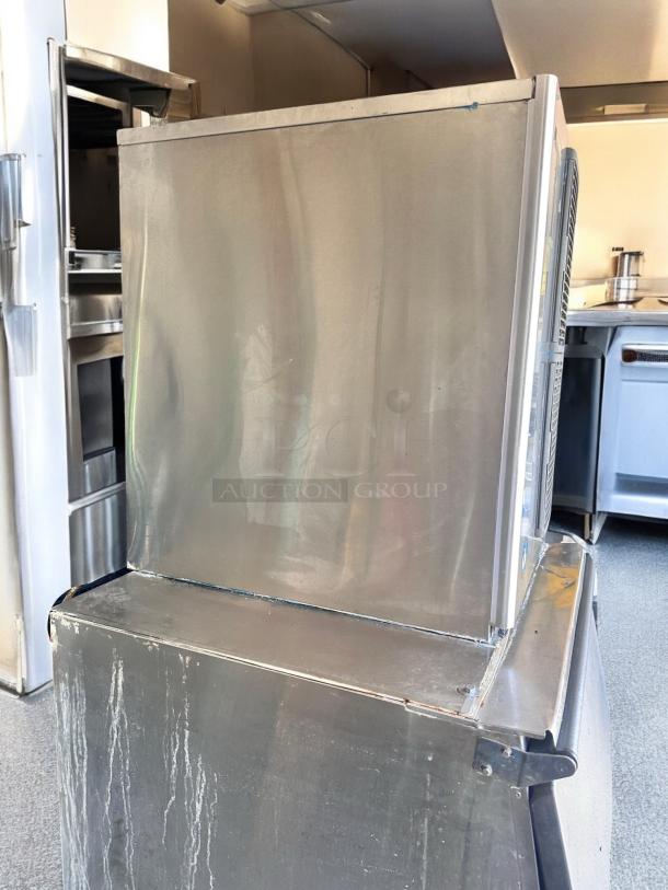Hoshizaki KM-515MAH ice maker with B-500SD storage bin, excellent condition, stainless steel, fully tested, 517 lb/day capacity.