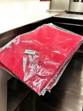 U'Artlines placemat set of 6 in dark red, brand new in packaging. Durable and stylish, perfect for dining decor.