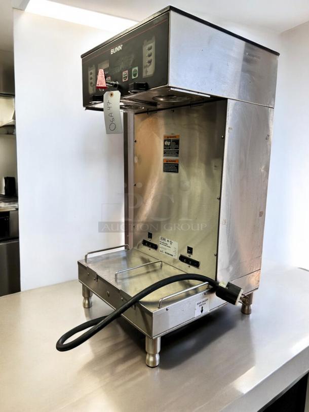 Bunn Dual SH DBC coffee brewer, Smart Funnel model, in excellent condition, 120/240V, 6800W, tested and working.