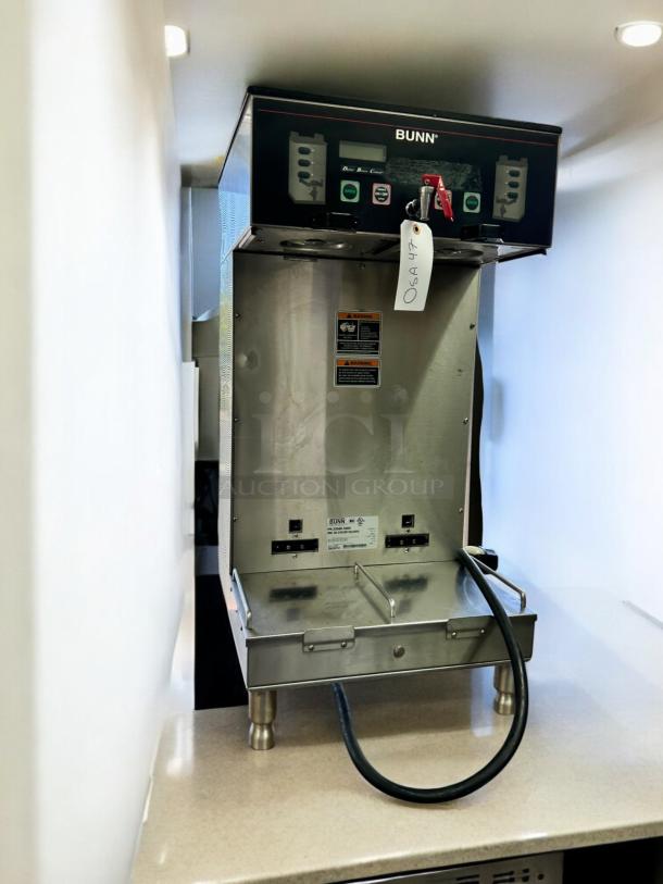 Bunn Dual SH DBC Smart Funnel Coffee Brewer, 120/240V, 6800W, excellent condition, model 33500.5000, tested and working.