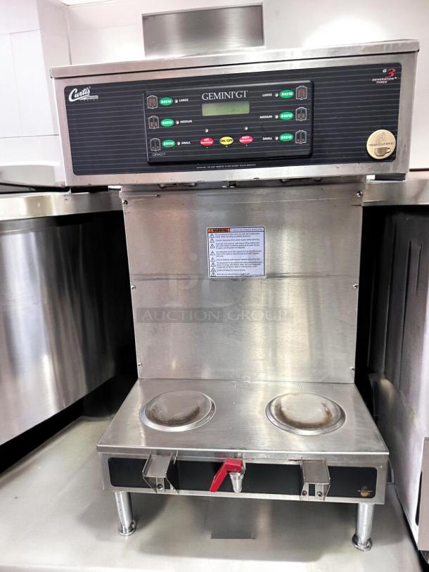 Curtis GEMTS10A1000 Gemini GT Twin Coffee Brewer, excellent condition, fully tested, stainless steel, digital controls.