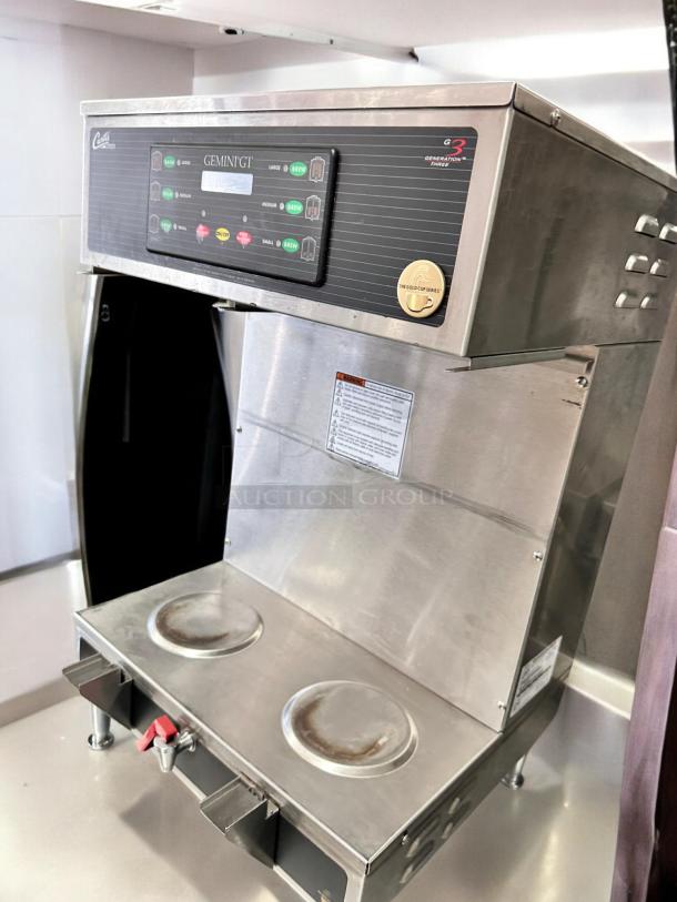 Curtis GEMTS10A1000 Gemini GT Twin Coffee Brewer, excellent condition, fully tested, stainless steel, dual warming plates.