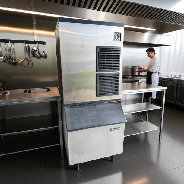Blue Air Model BLMI-850A _BA126 ice machine, excellent condition, 850LB capacity, fully tested, with bin, in commercial kitchen.