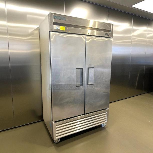 True T-43-HC double door reach-in refrigerator, excellent condition, 115V, stainless steel, fully tested and working.