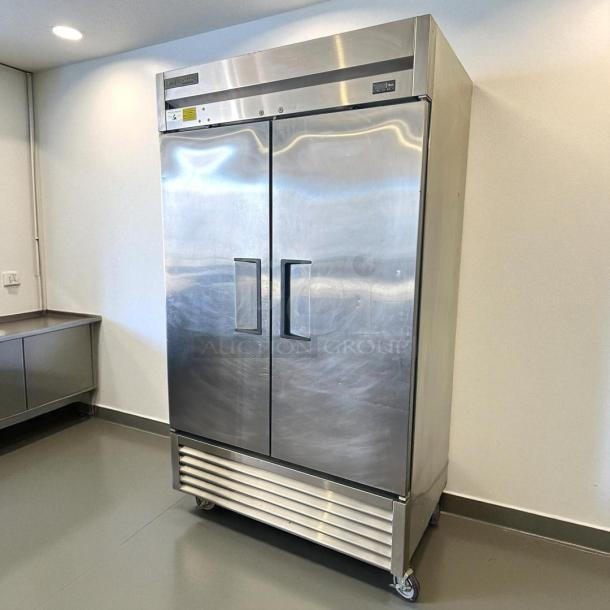 True T-43-HC double door reach-in refrigerator, stainless steel, excellent condition, 115V, fully tested and working.