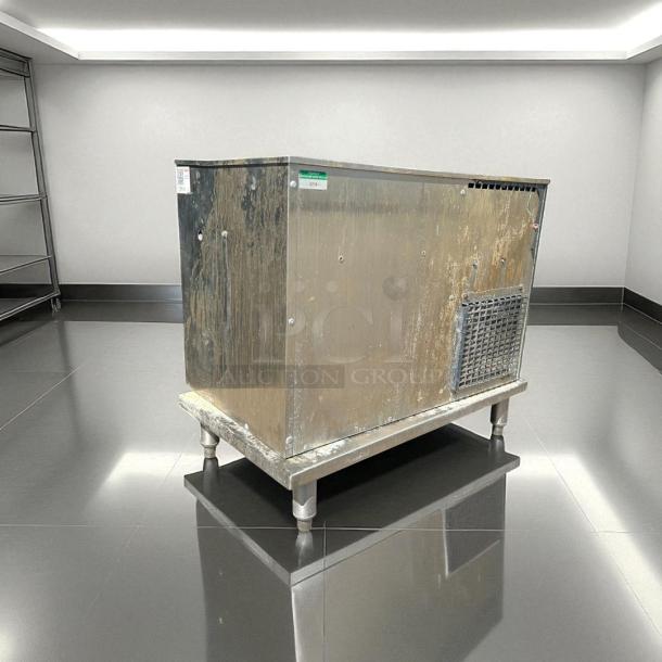 Multiplex Super Chill SC180-04 water chiller in great condition, tested and working, stainless steel, visible vents and labels.