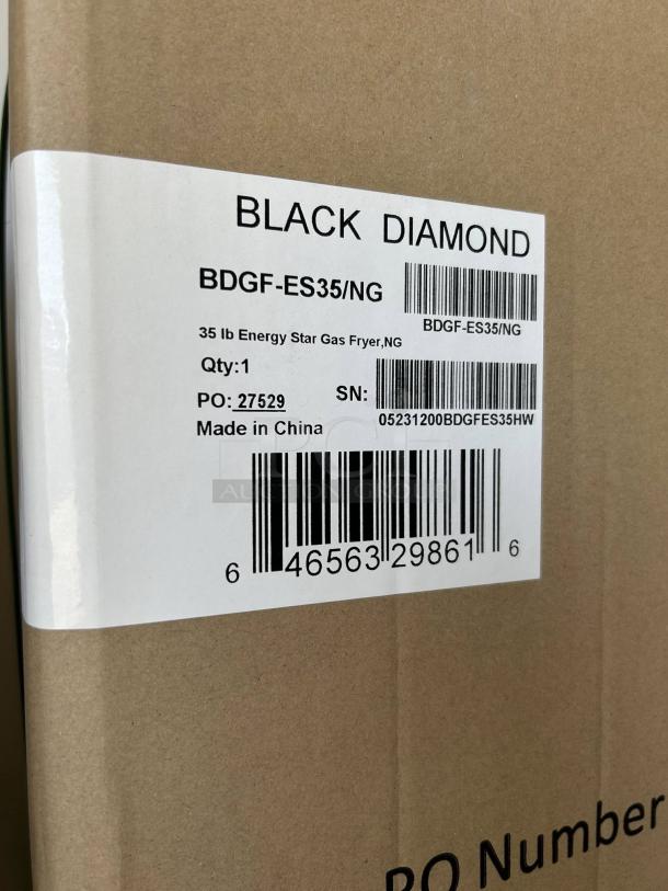 Black Diamond 35 lb Energy Star Gas Fryer, model BDGF-ES35/NG, in original packaging. Label: Made in China, SN: 05231200BDGFES35HW.