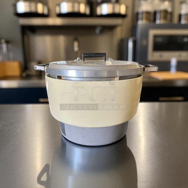 Rinnai RER55ASN 55-cup commercial gas rice cooker, natural gas, excellent condition, fully tested, cream exterior.